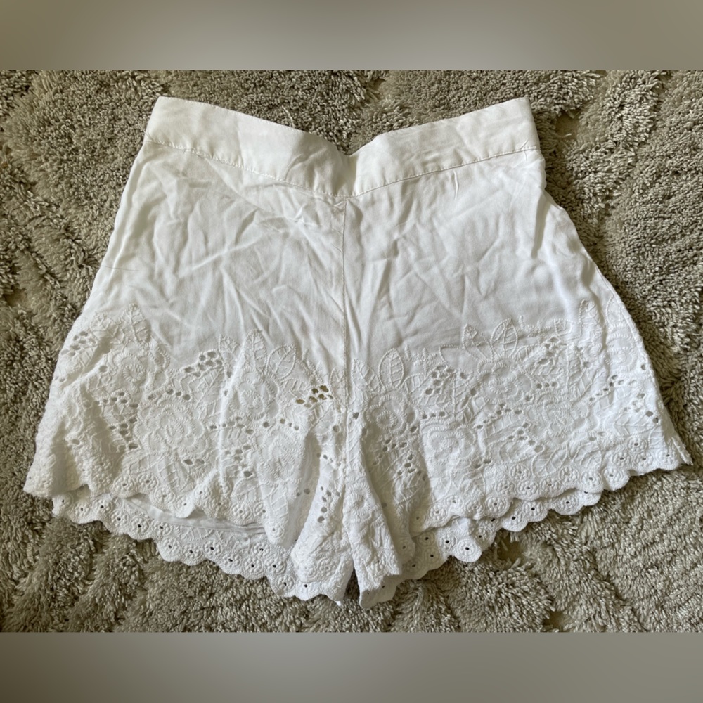 NWT - white eyelet short - size S